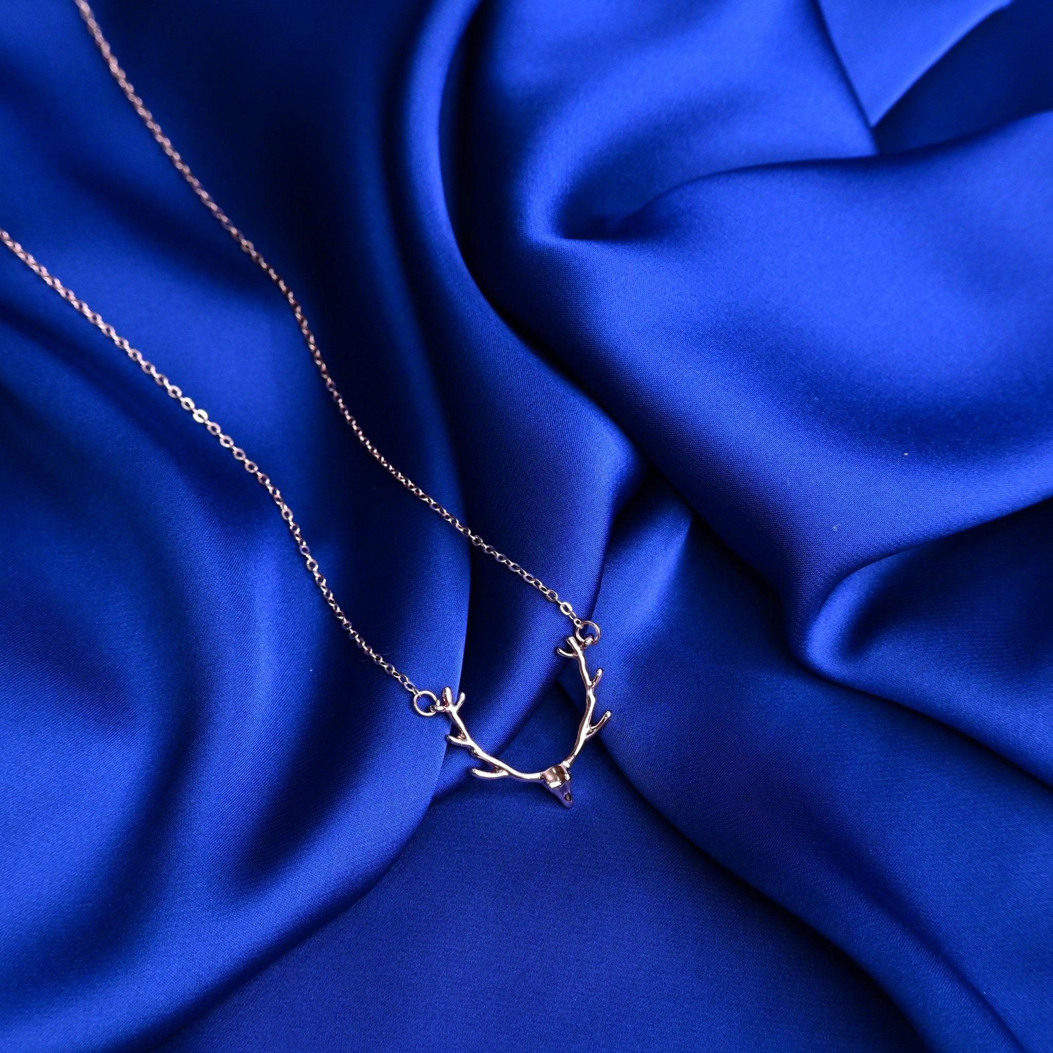 Elegant Deer Pendant - Fab Couture