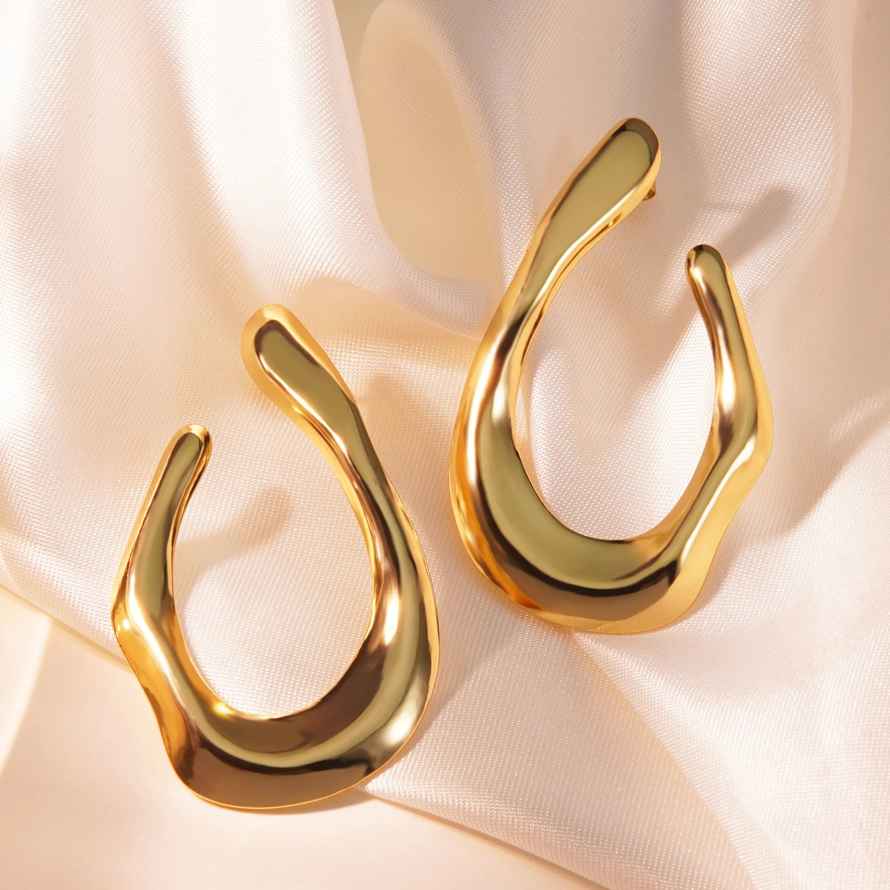 Wave Loop Hoops