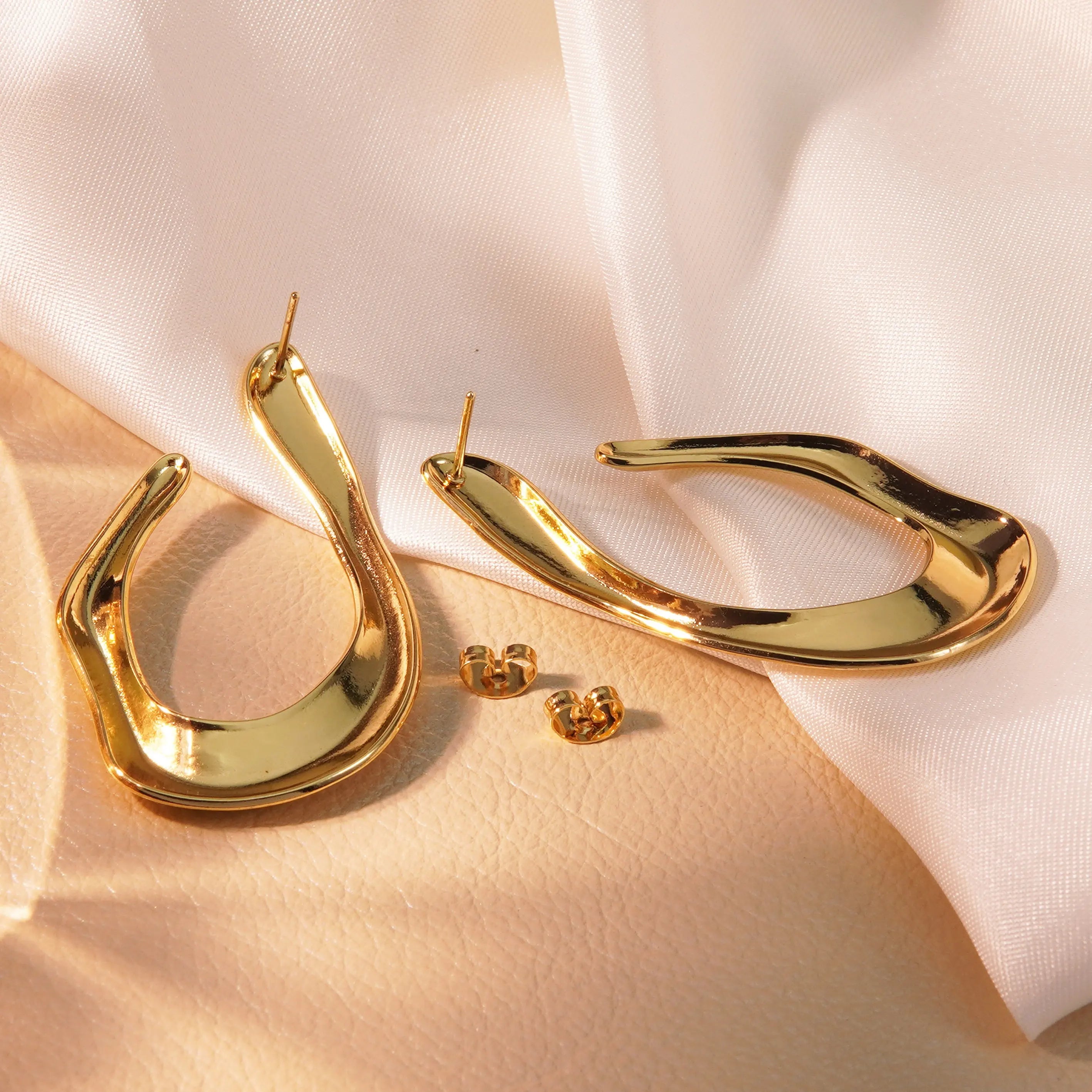 Wave Loop Hoops