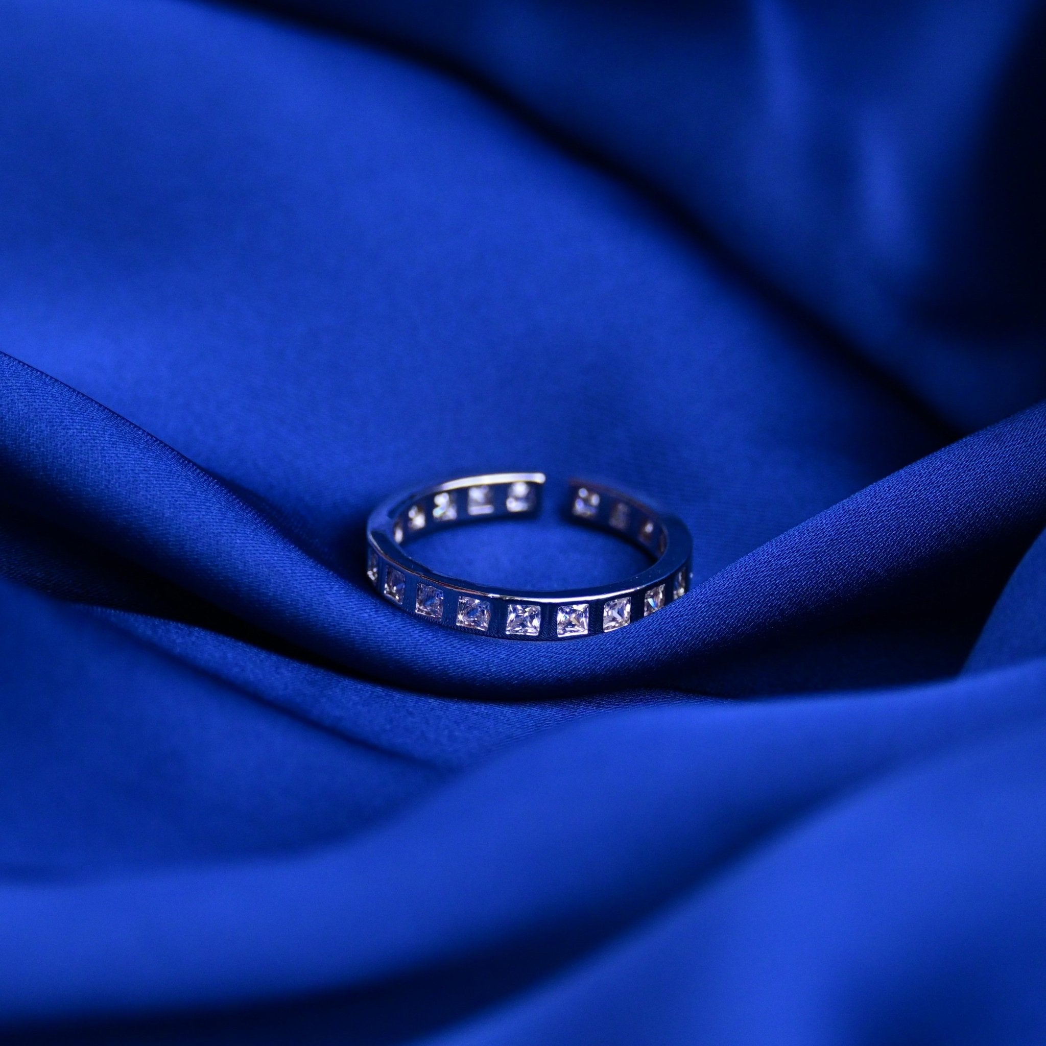 Timeless Ties Ring - Fab Couture